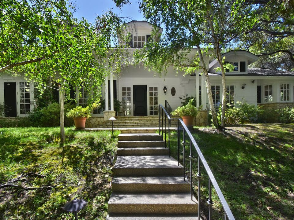 Home financed in Encino